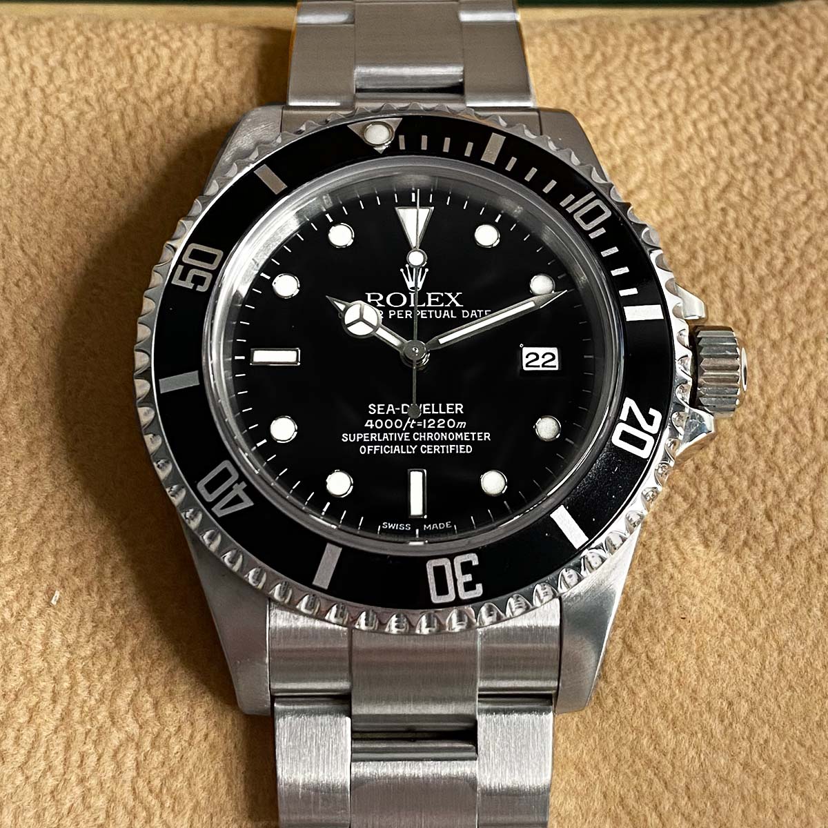 Rolex sea best sale dweller 40 mm